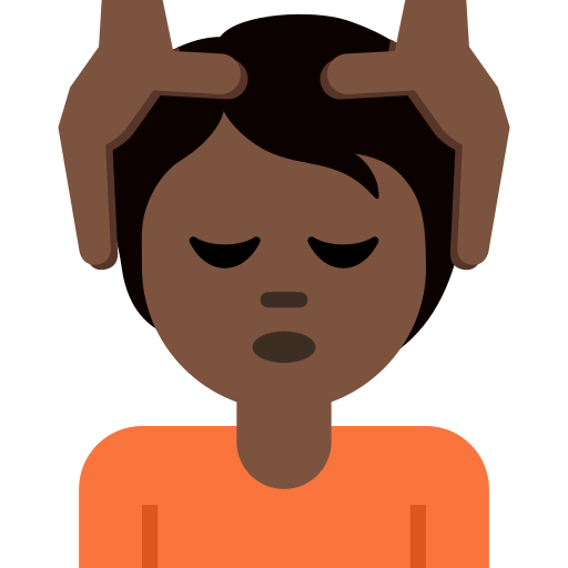person getting massage: dark skin tone